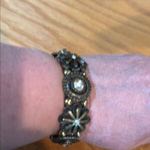 Elegant Gold and Black Stretch Floral Bracelet